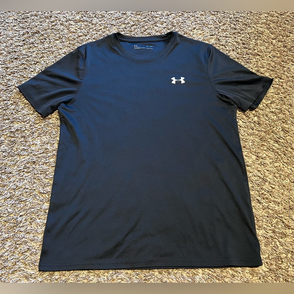 Men’s Under Armour Loose Fit Heatgear Shirt | Size M
